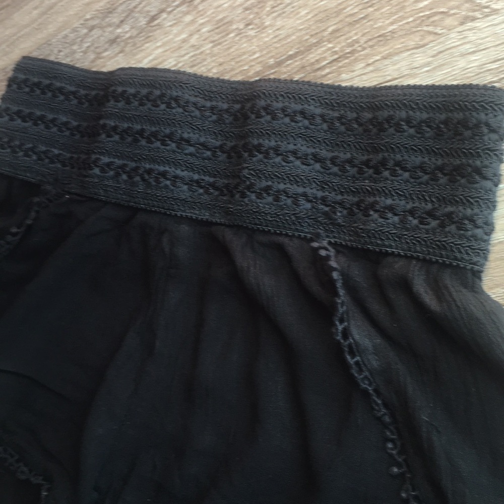 Shorts - Picture 2 of 4